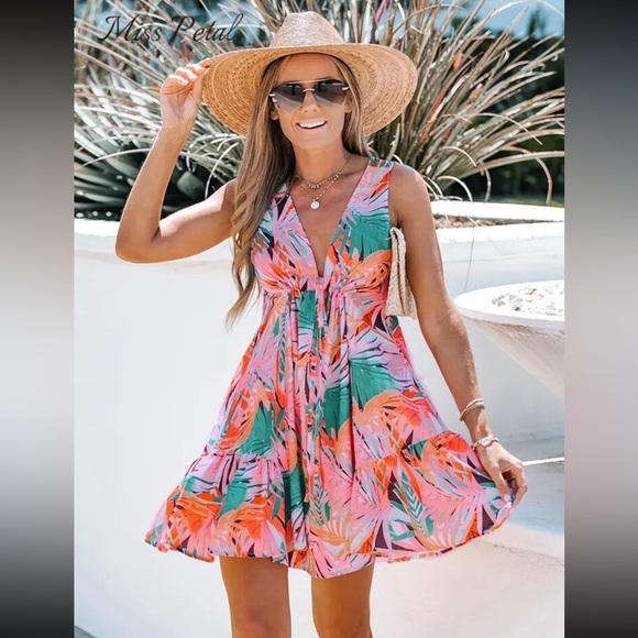 ✨SLASH SUMMER SALE✨ NWT Life On The Beach Tropical Sundress Mini Dress - Picture 1 of 7